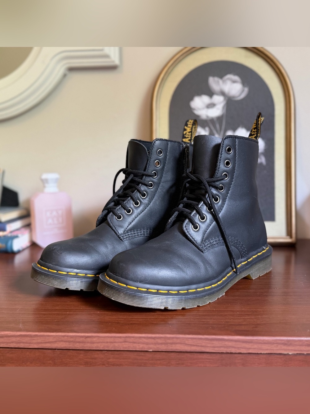 Dr. Martens 1460 Pascal black leather boots with zipper | Size 8